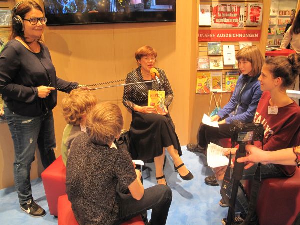 Sabine Ludwig – "Hilfe, mein Lehrer geht in die Luft!" – Frankfurter Buchmesse 2016