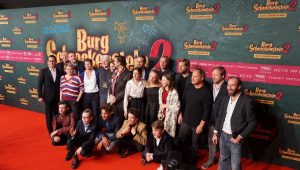 Filmteam und Darsteller auf der Premiere von "Burg Schreckenstein 2"