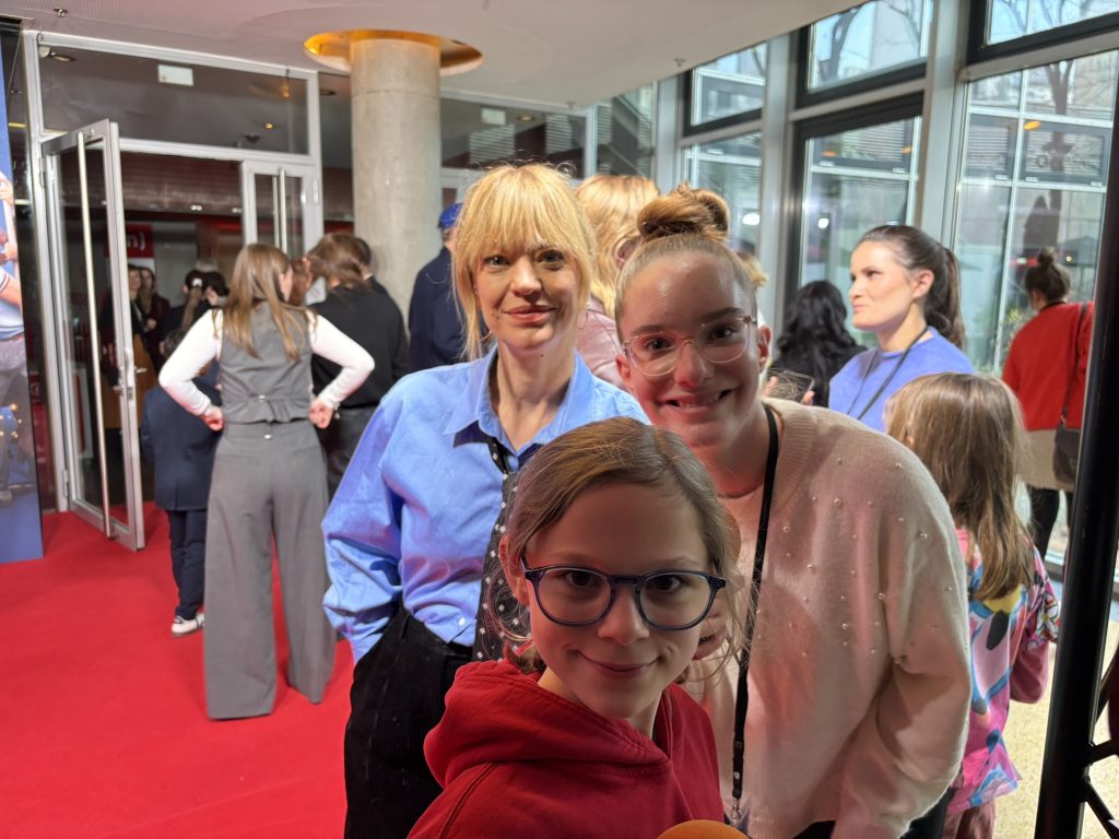 Mit Heike Makatsch (Hexe Servera) aus Bibi Blocksberg - Das gro&szlig;e Hexentreffen